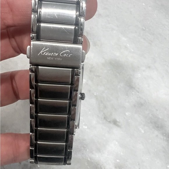 Kenneth Cole watch - Picture 4 of 4